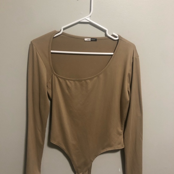 Fashion Nova long sleeve bodysuit - Picture 4 of 7